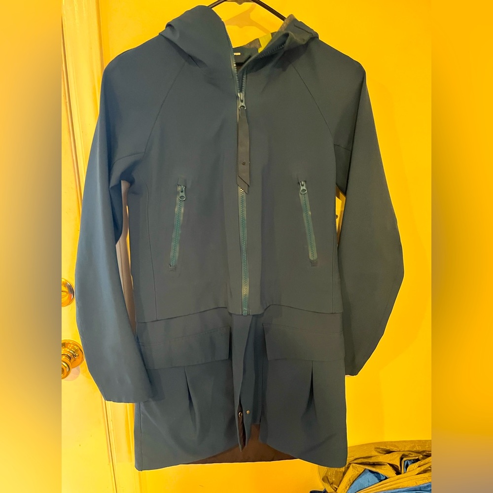 Lulu lemon blue raincoat